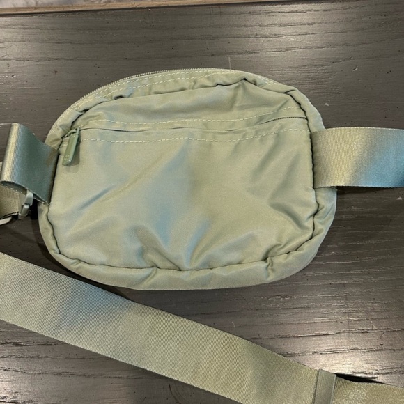 GAIAM Yoga Green Fanny Pack Belt Bag - Picture 7 of 11